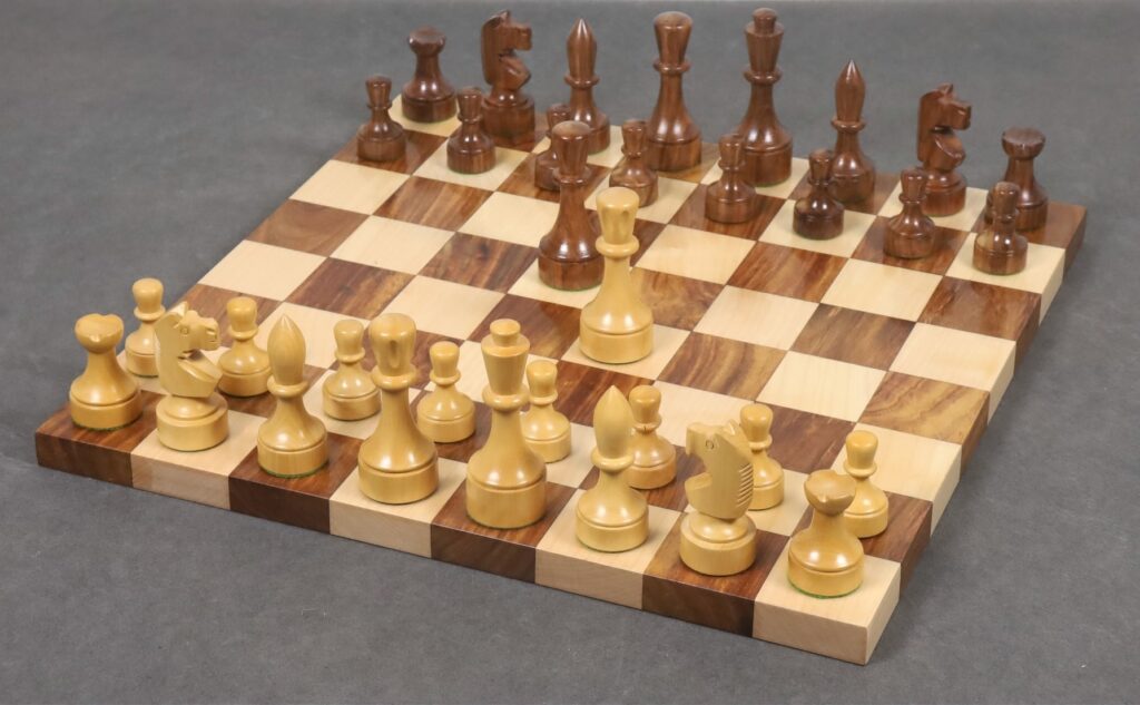 3.8" Bundesform German Staunton Chess Set
